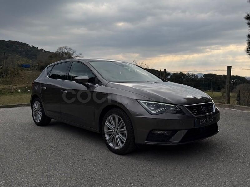 Usado Seat Leon XCELLENCE 150 CV (110 kW) 2018 Gris / plata Berlina