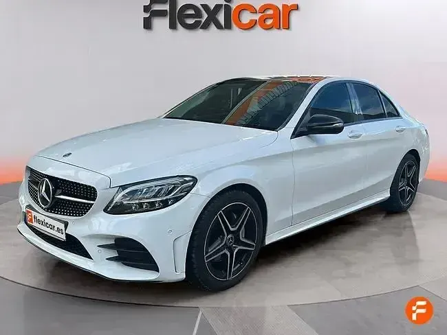Używany Mercedes C200 160 KM (117 kW) 2020 Biały Sedan/Limuzyna