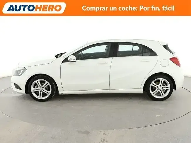Usado Mercedes A180 Urban 110 HP (80 kW) 2014 Branco Sedan