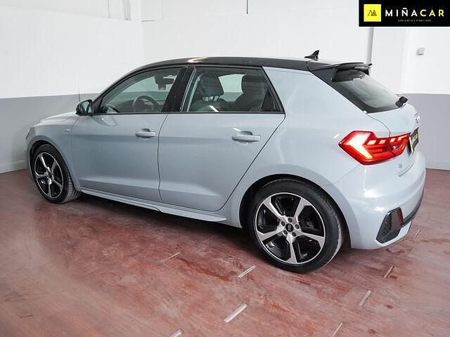 Usado Audi A1 110 CV (80 kW) 2023 Gris SUV