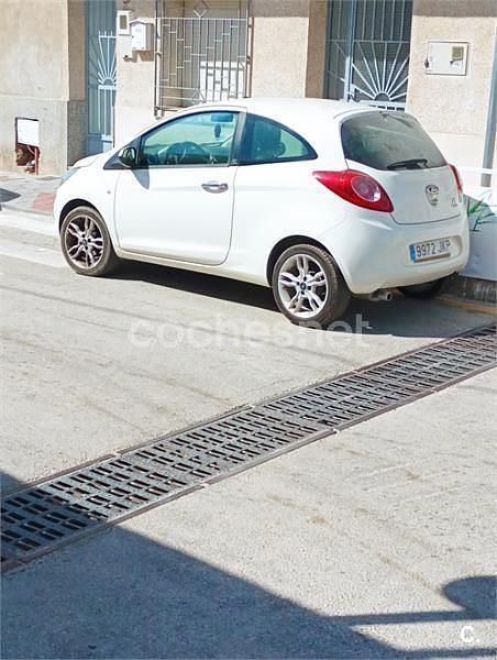 Blanco Usado 2015 Ford Ka Titanium Utilitario | 6999 € (Precio justo) - Imagen 1/1