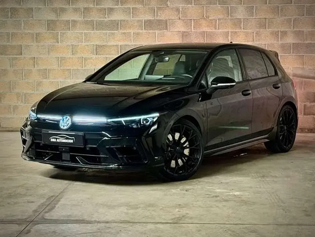 Usado VW Golf VIII Black Edition 333 CV (244 kW) 2024 Negro Berlina