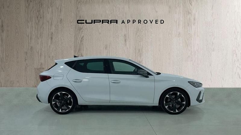 Usado Cupra Leon 150 CV (110 kW) 2025 Blanco Berlina