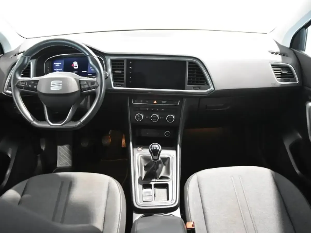 Usado Seat Ateca Style 150 CV (110 kW) 2020 Gris/plata SUV