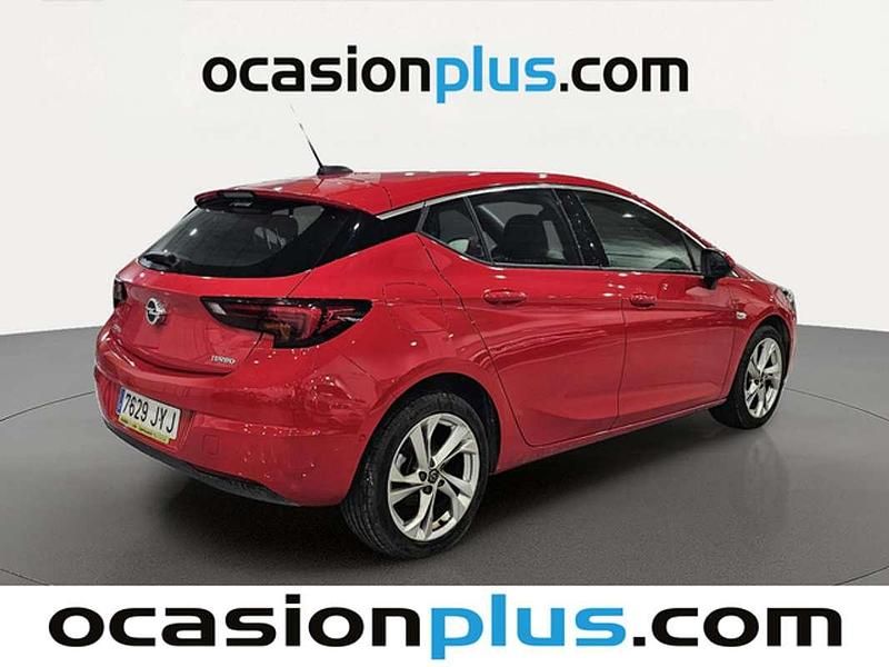 Usado Opel Astra Dynamic 125 CV (91 kW) 2017 Rojo Utilitario