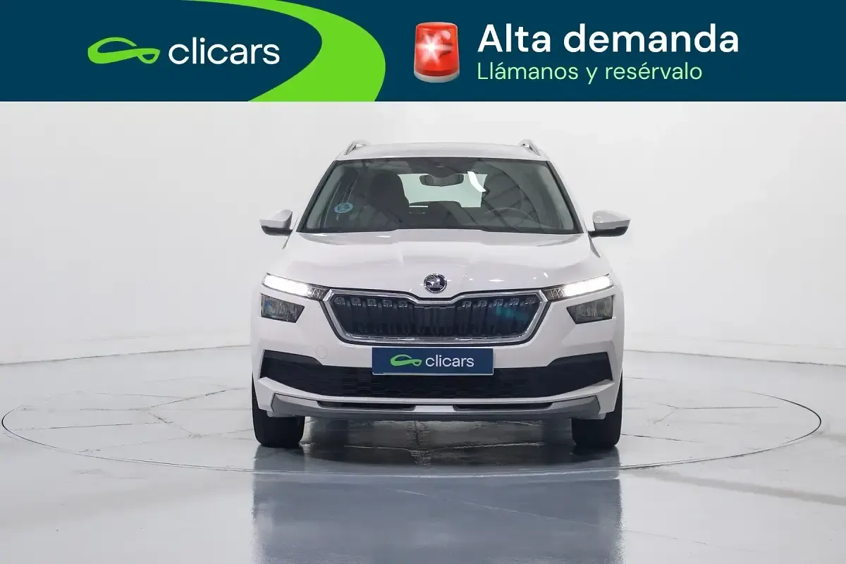 Usado Skoda Kamiq Ambition 110 CV (80 kW) 2021 Blanco SUV