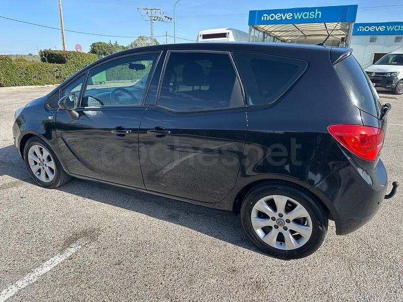 Usado Opel Meriva Design Edition 110 CV (80 kW) 2012 Negro Monovolumen
