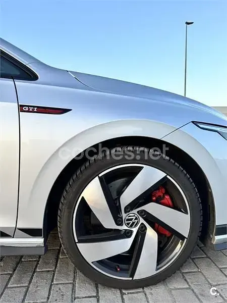 Usado VW Golf VIII GTI Clubsport 301 CV (221 kW) 2022 Gris / plata Berlina