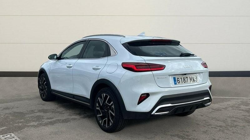 Usado Kia XCeed 100 CV (73 kW) 2024 Blanco SUV