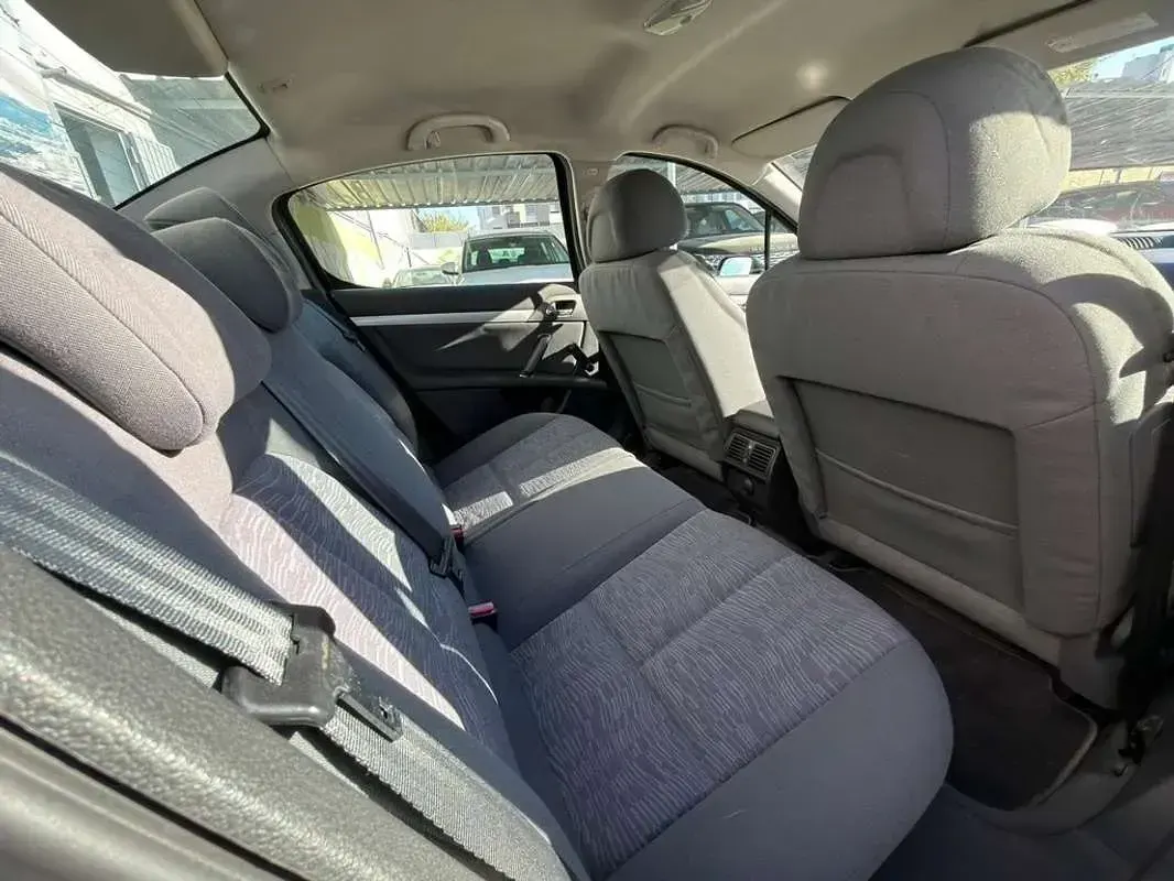 Usado Peugeot 407 116 CV (85 kW) 2004 Negro Berlina