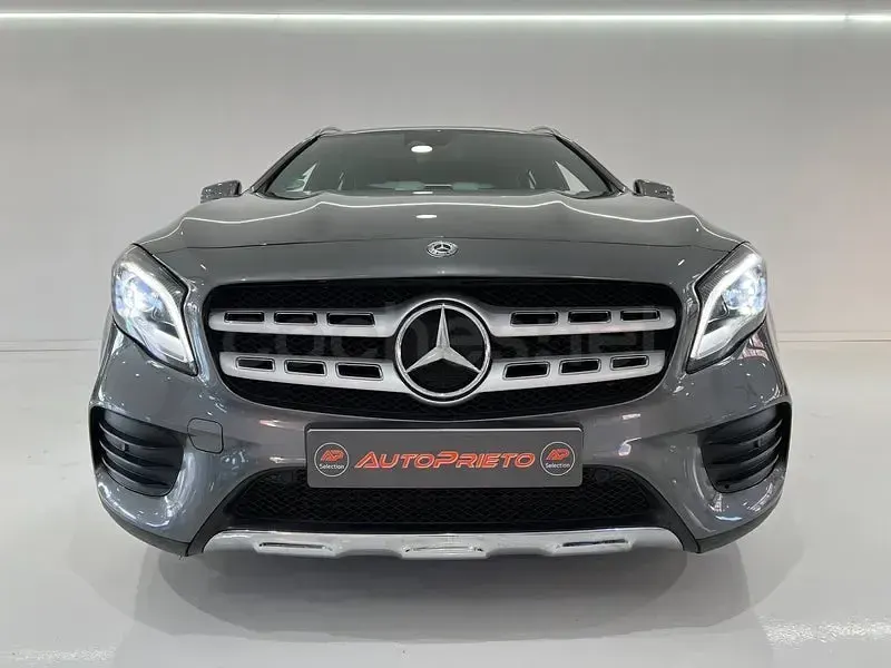 Usado Mercedes GLA200 156 CV (114 kW) 2018 Gris / plata SUV
