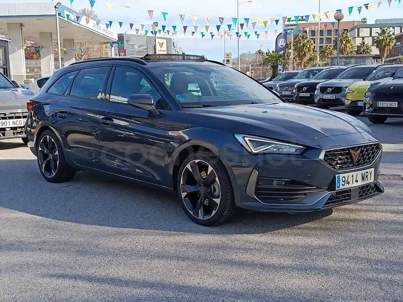 Usado Cupra Leon 150 CV (110 kW) 2024 Gris / plata Familiar