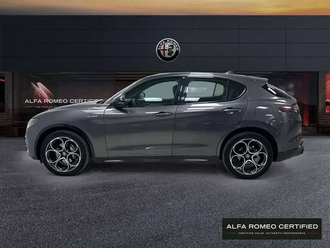 Usado Alfa Romeo Stelvio Veloce 211 CV (155 kW) 2023 Negro SUV