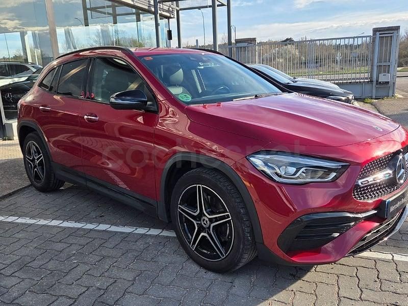 Usado Mercedes GLA200 150 CV (110 kW) 2021 Rojo SUV
