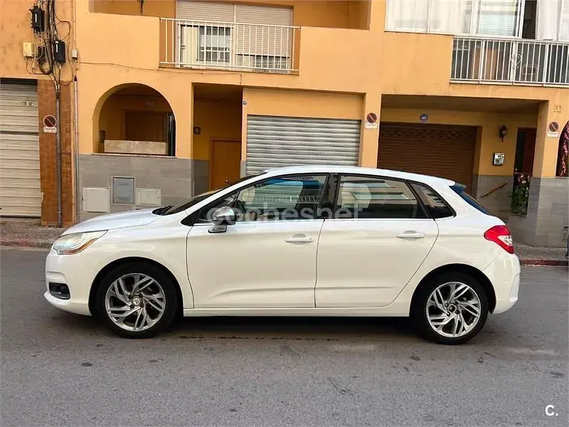Usado Citroën C4 92 CV (67 kW) 2013 Blanco Berlina