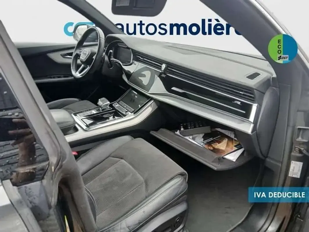 Usado Audi Q8 286 CV (210 kW) 2022 Gris SUV