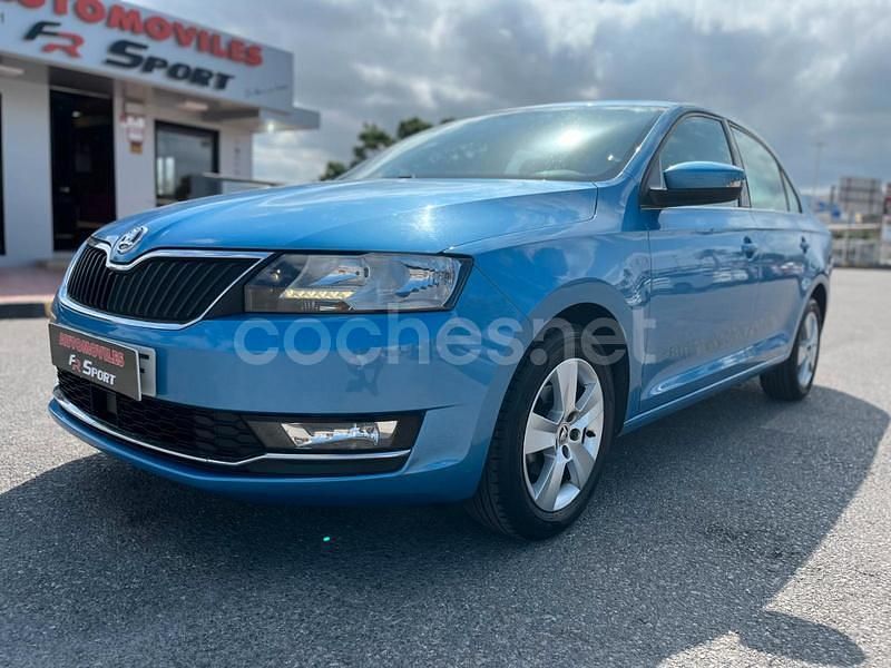 Usado Skoda Rapid Active 95 CV (69 kW) 2018 Azul Berlina