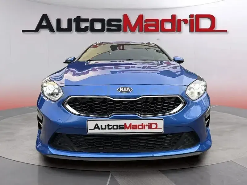 Usado Kia Ceed 136 CV (100 kW) 2021 Azul Utilitario