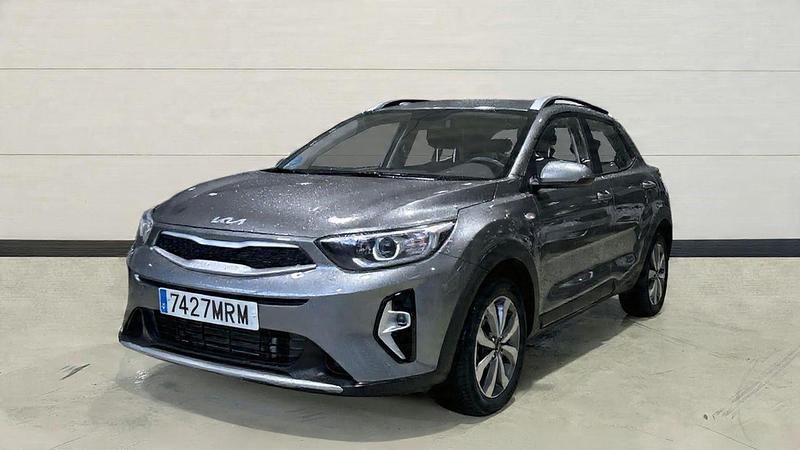 Usado Kia Stonic 100 CV (73 kW) 2024 Gris SUV