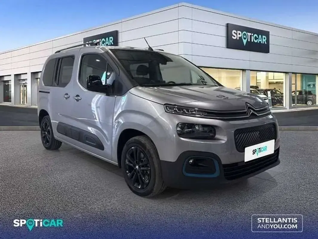 Usado Citroën Berlingo Feel 100 kW (137 CV) 2023 Gris Monovolumen