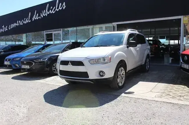 Usado Mitsubishi Outlander Motion 158 HP (116 kW) 2010 SUV