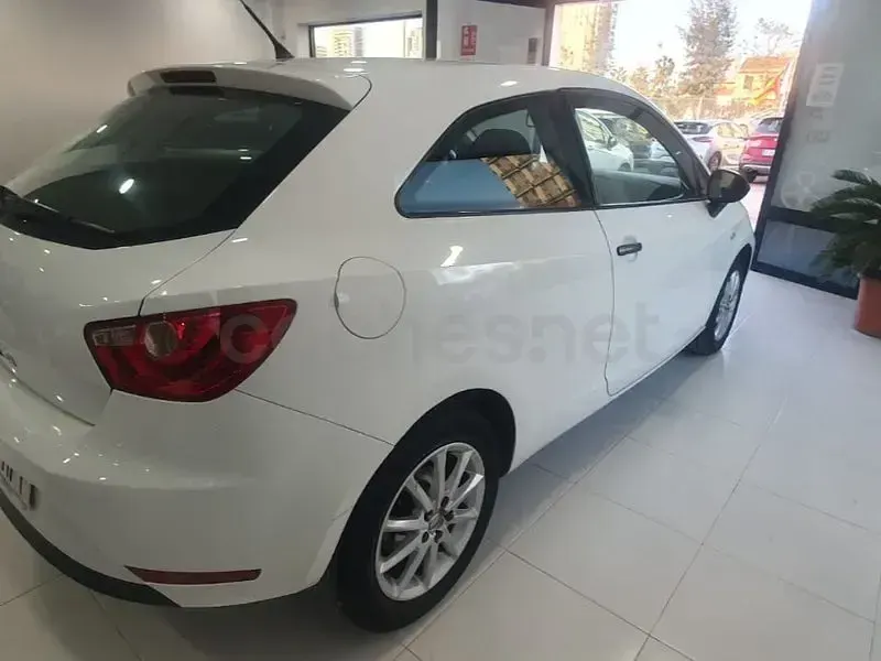 Usado Seat Ibiza SC Style 90 CV (66 kW) 2013 Blanco Utilitario