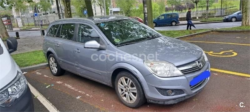Usado Opel Astra Cosmo 100 CV (73 kW) 2009 Gris / plata Berlina