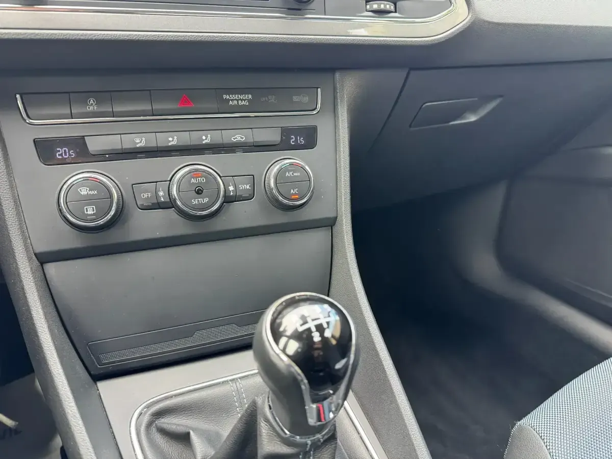 Usado Seat Leon Style 105 CV (77 kW) 2014 Blanco Utilitario