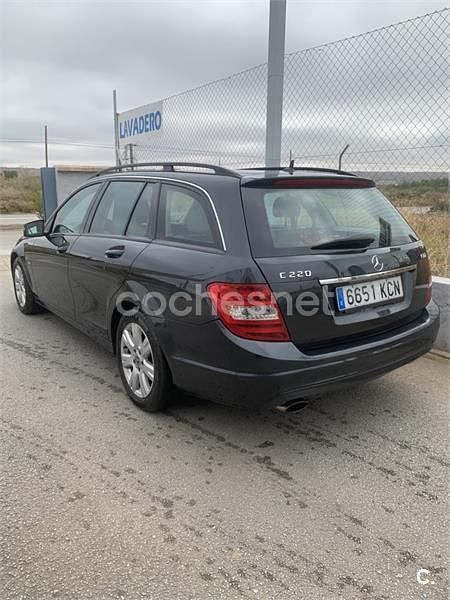 Usado Mercedes C220 170 CV (125 kW) 2012 Negro Familiar