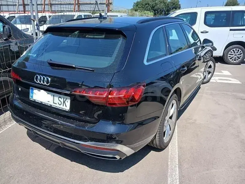 Usado Audi A4 Ambiente 163 CV (119 kW) 2021 Negro Familiar