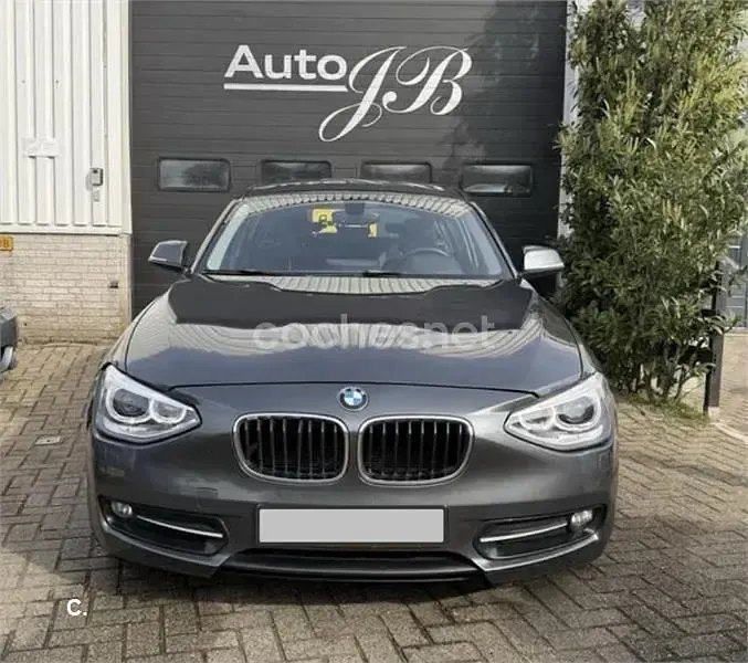 Usado BMW 116 Sport Line 136 CV (100 kW) 2012 Gris / plata Utilitario