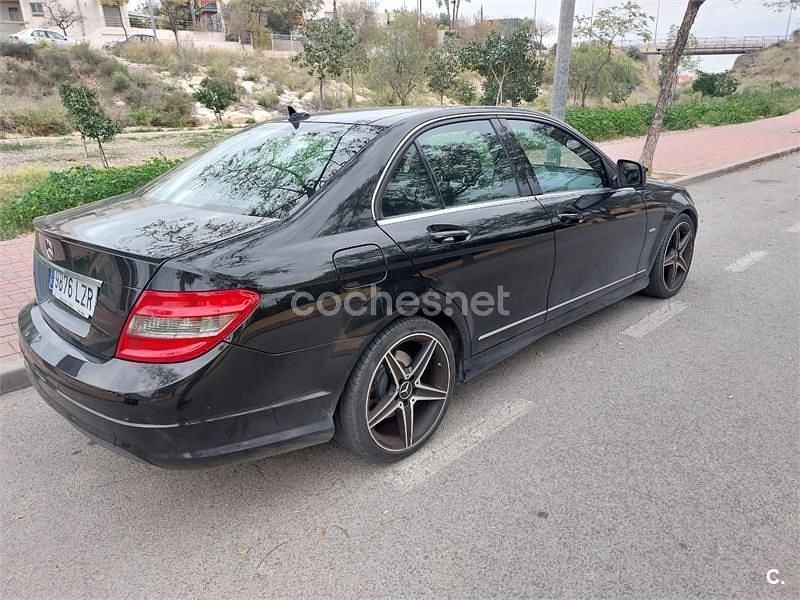Usado Mercedes C220 Avantgarde 150 CV (110 kW) 2008 Negro Berlina