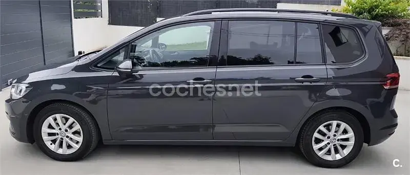 Usado VW Touran Advance 150 CV (110 kW) 2016 Negro Monovolumen