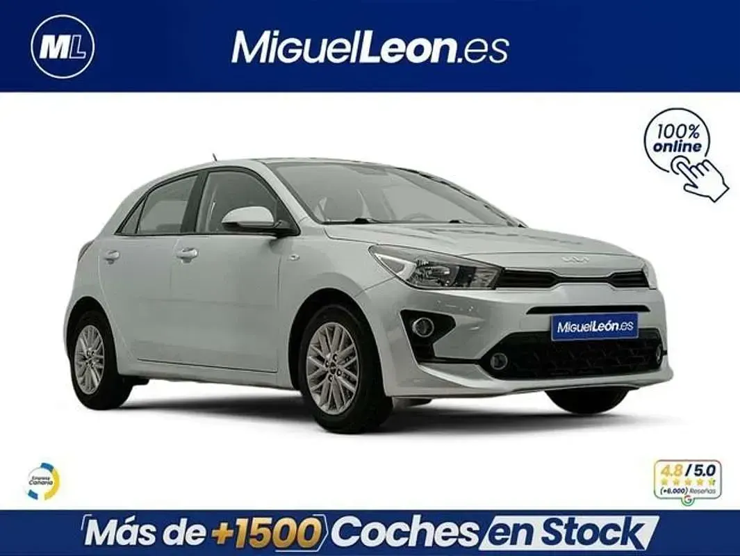 Usado Kia Rio 84 CV (61 kW) 2024 Gris Utilitario