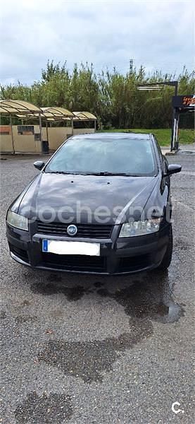 Negro Usado 2005 Fiat Stilo Dynamic Berlina | 1500 € (Precio justo) - Imagen 1/4