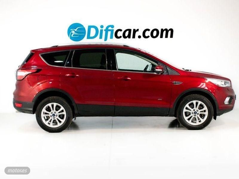 Usado Ford Kuga Trend 176 CV (129 kW) 2019 Rojo SUV