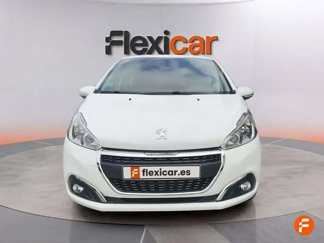 Usado Peugeot 208 Active 82 CV (60 kW) 2018 Blanco Utilitario