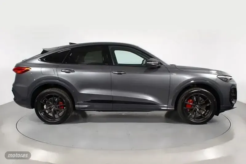Usado Audi Q5 Sportback S-Line 204 CV (150 kW) 2025 Gris SUV