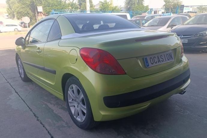 Usado Peugeot 207 CC 110 CV (80 kW) 2008 Amarillo Descapotable
