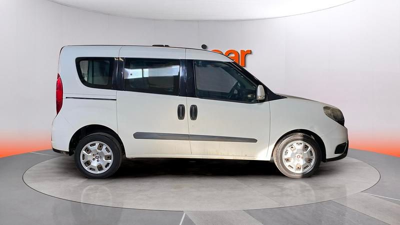 Usado Fiat Doblò Easy 95 CV (69 kW) 2016 Blanco Monovolumen