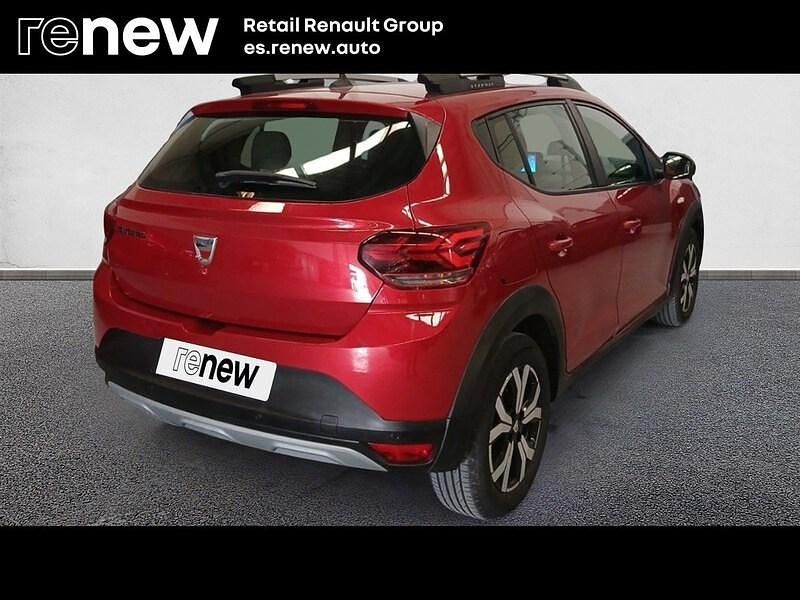 Usado Dacia Sandero Comfort 101 CV (74 kW) 2022 Rojo Berlina