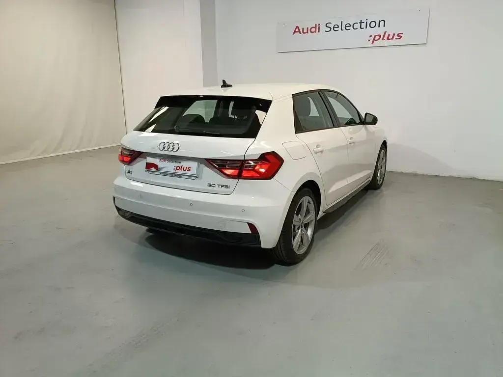 Käytetty Audi A1 Advanced Plus 116 HP (85 kW) 2025 Valkoinen Katumaasturi