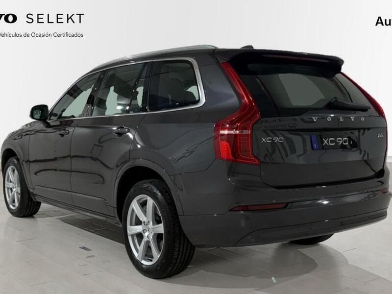 Usado Volvo XC90 Core 250 CV (183 kW) 2024 Platinum grey (metalizado) SUV