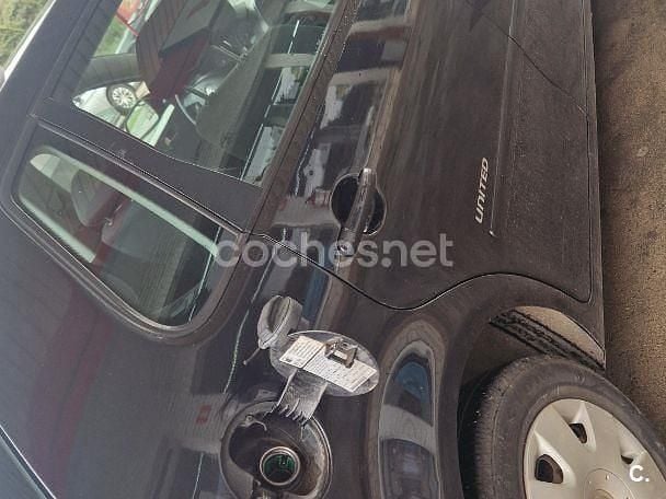 Usado VW Polo United 60 CV (44 kW) 2009 Negro Utilitario