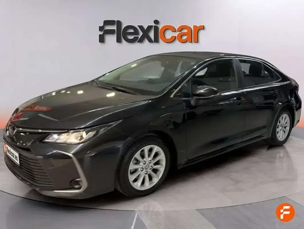 Usado Toyota Corolla Comfort 125 CV (91 kW) 2023 Negro Berlina