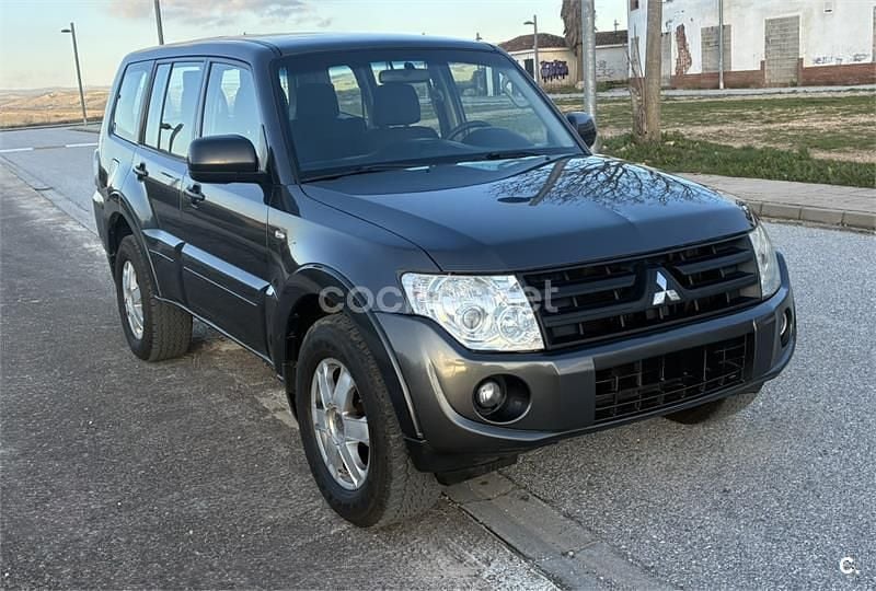 Usado Mitsubishi Montero Motion 200 CV (147 kW) 2011 Gris / plata SUV