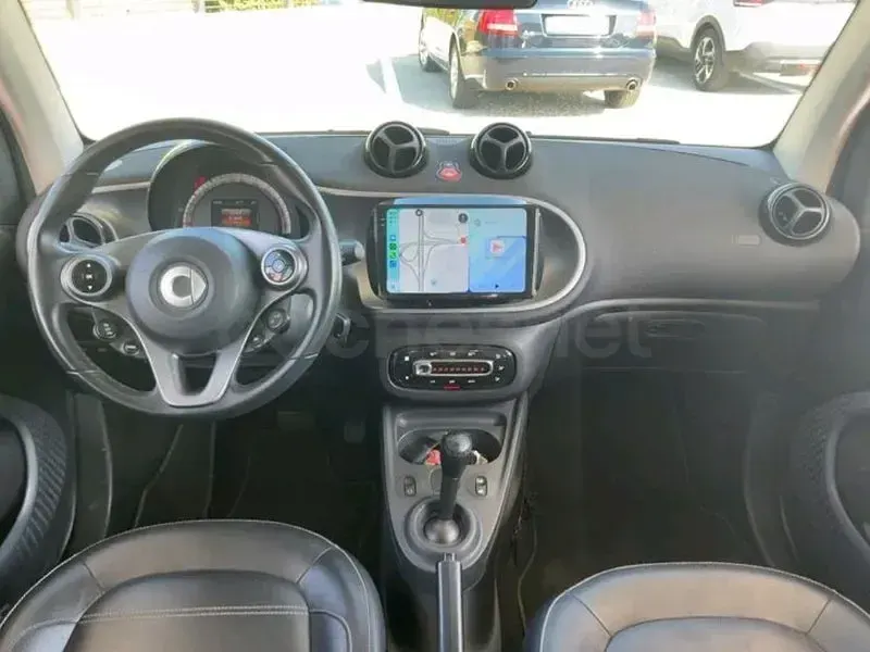 Usado Smart ForTwo Cabrio 90 CV (66 kW) 2018 Negro Descapotable