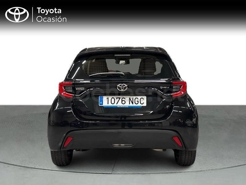 Usado Toyota Yaris Hybrid Active 116 CV (85 kW) 2025 Negro Berlina