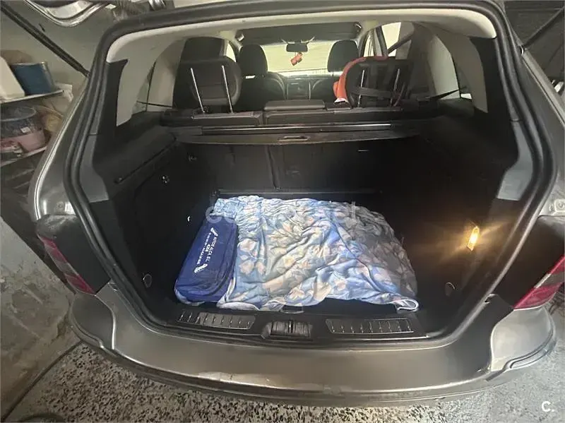 Usado Mercedes B180 109 CV (80 kW) 2008 Gris / plata Monovolumen