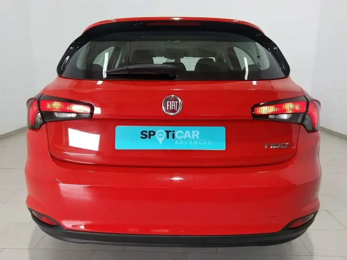 Usado Fiat Tipo Mirror 95 CV (69 kW) 2020 Rojo Berlina